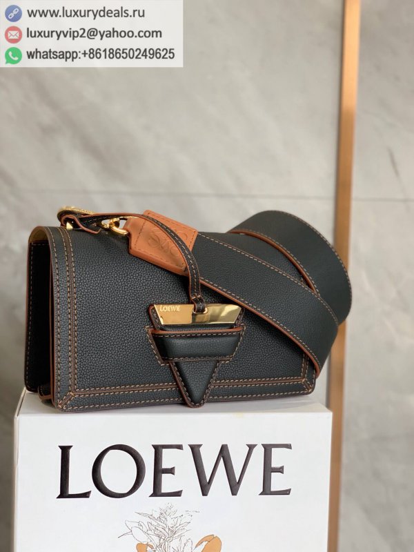 LOEWE Barcelona bag triangle bag 0527 black 24CM