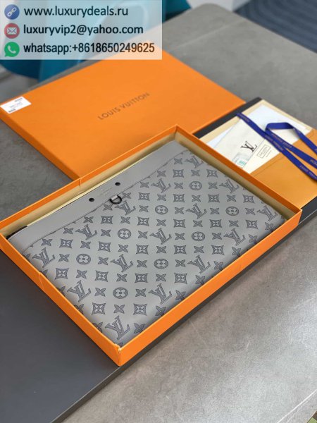 Louis Vuitton M81385 Pochette Discovery