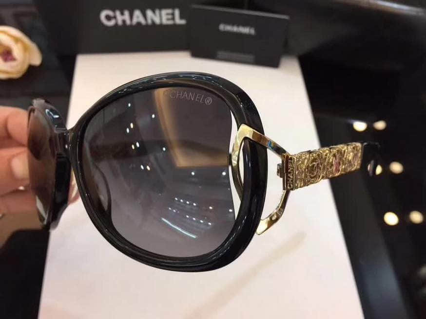 CC 18 Cutout Women Sunglasses