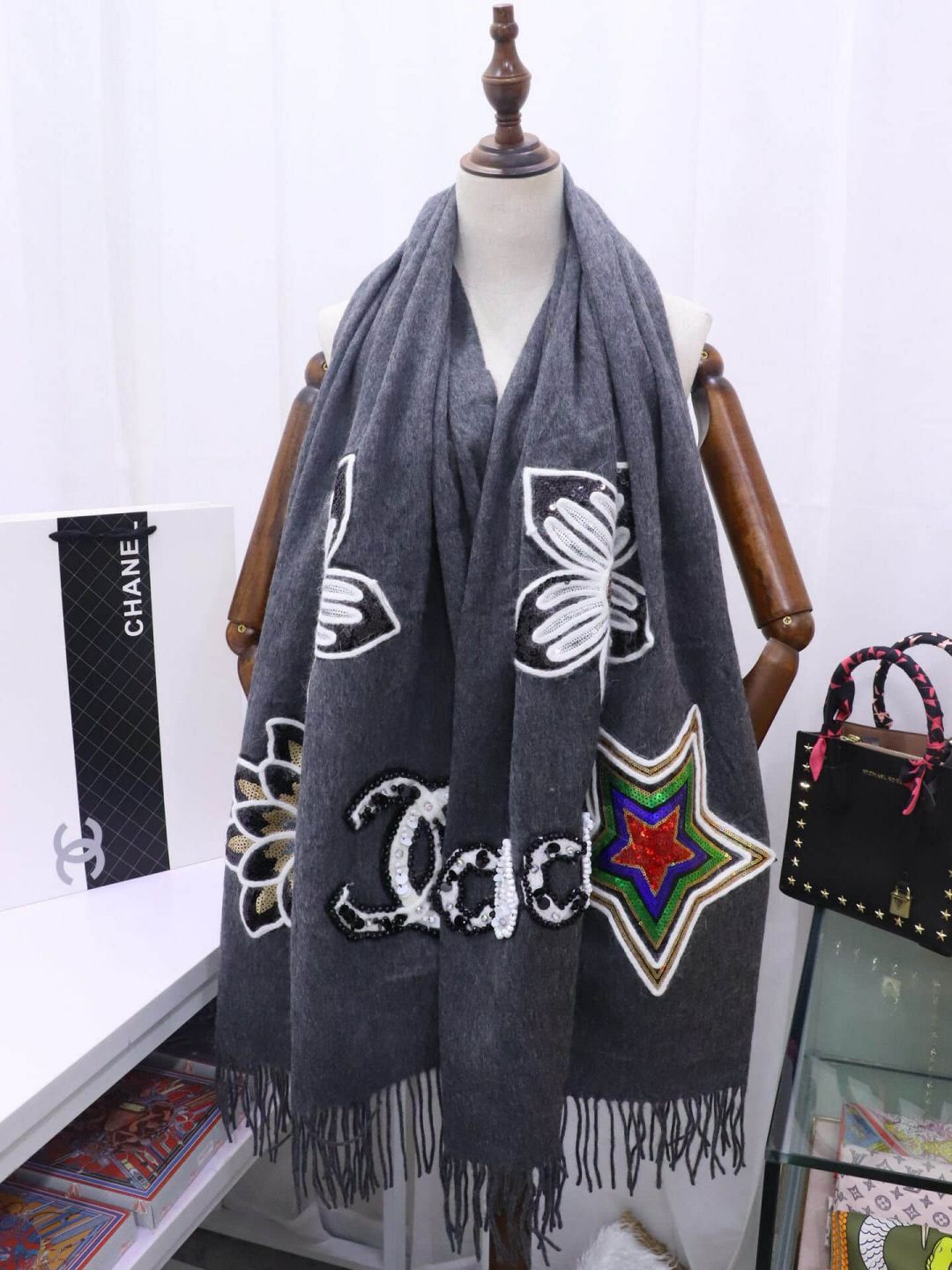 CC Women Scarves