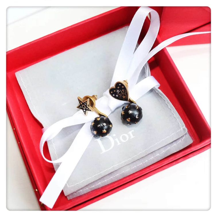 CD 18 BLACK MATTE JACD STAR EARRINGS