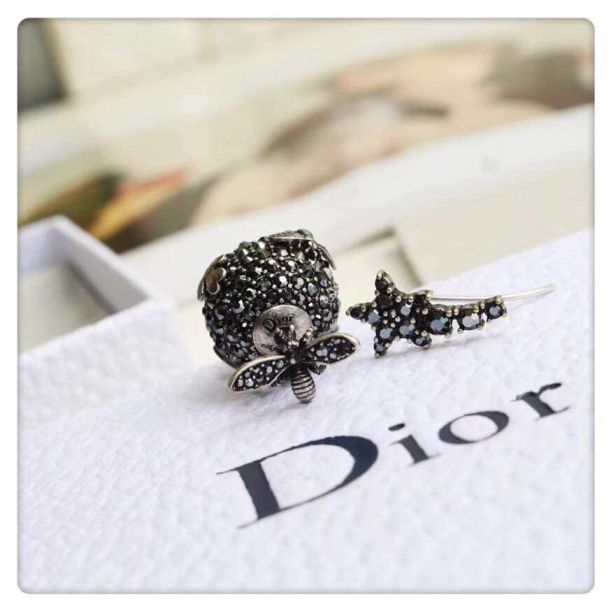 CD 18 BLACK FULL DIAMONDS STAR BEE EARRINGS