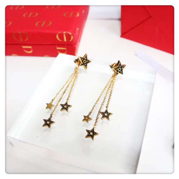 CD 18 STAR TASSEL EARRINGS