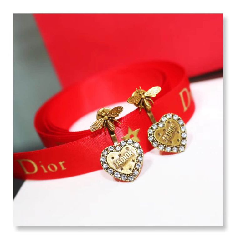 CD JACD HEART BEE SHORT EARRINGS