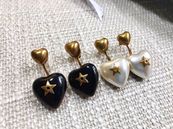 CD AMOUR HEART EARRINGS