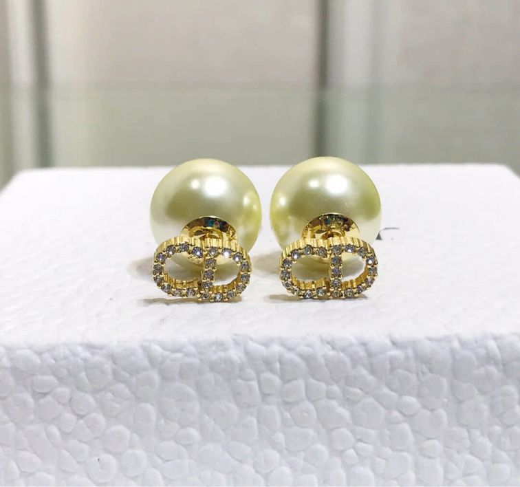 CD PEARL EARRINGS