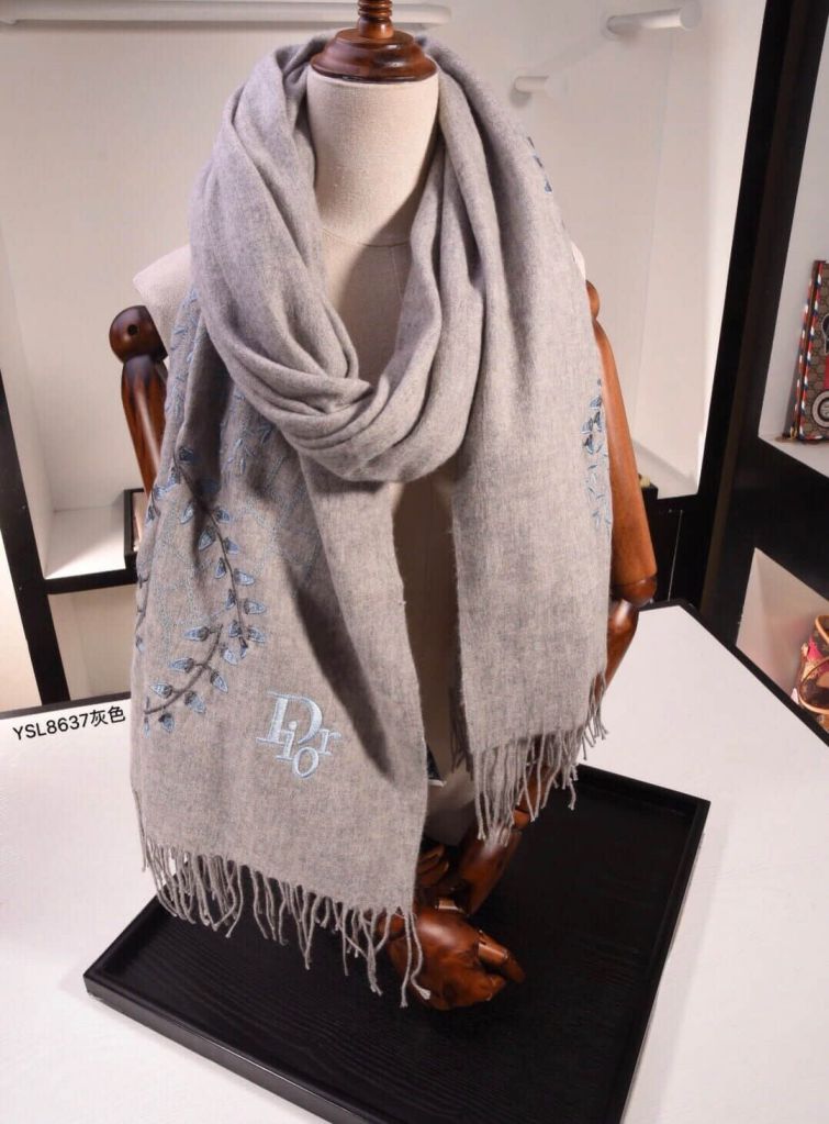 CD 2018 LONG SCARVES