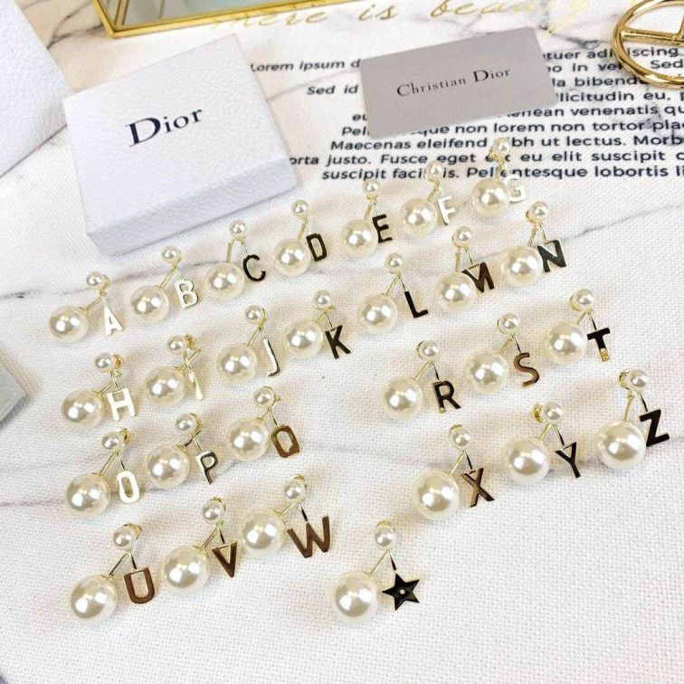 CD 26 PEARL EARRINGS