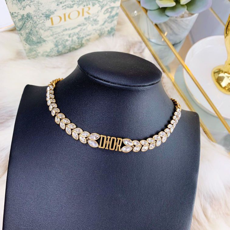 CD DIAMOND NECKLACE