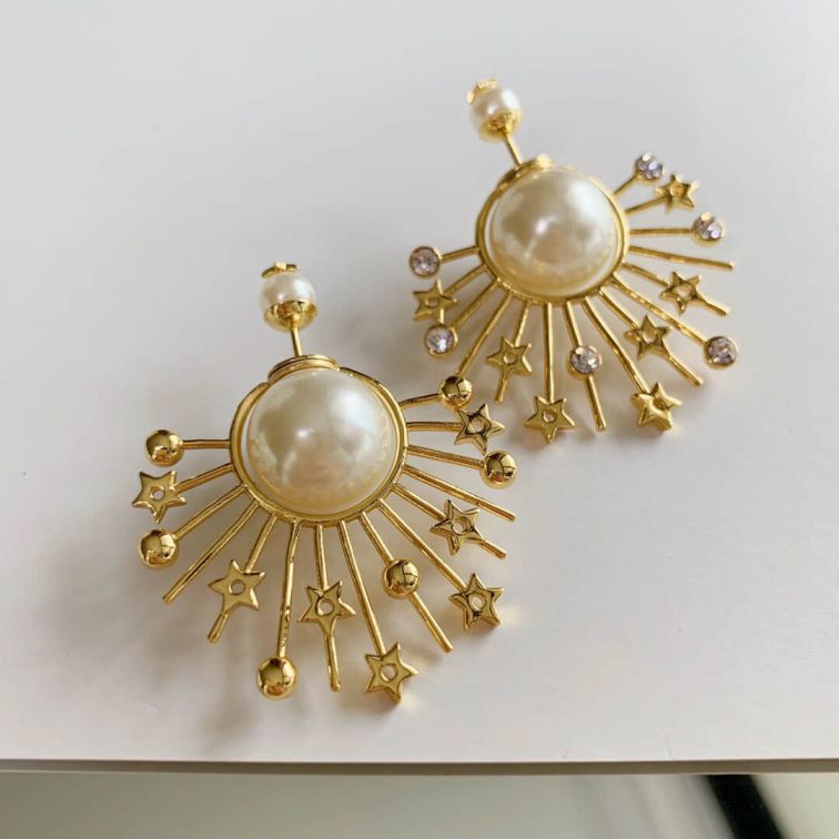 CD STAR WHITE PEARL EARRINGS