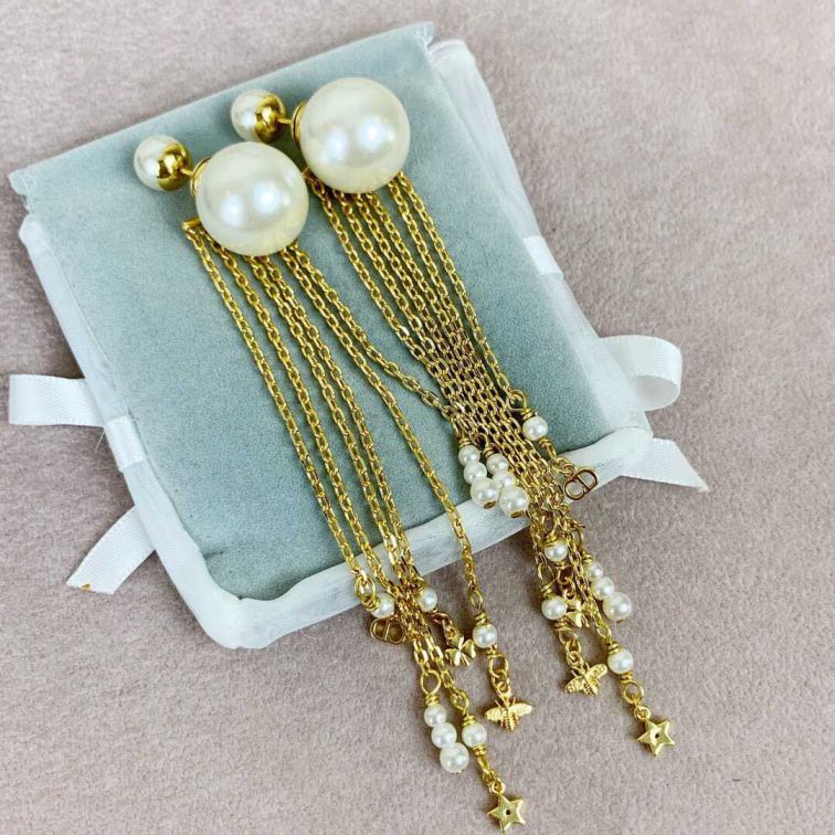 19 CD PEARL TASSEL BEE EARRINGS