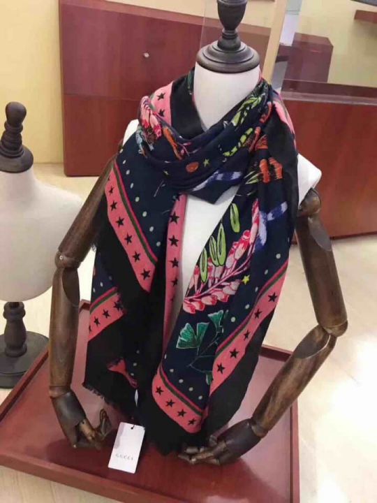 GG 2018 300 Women Scarves