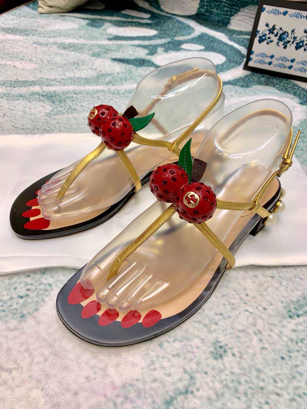 GG Classic Soft Women Leather Sandals