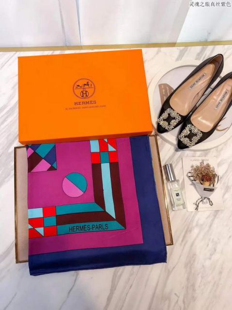 Hermes Women Scarves