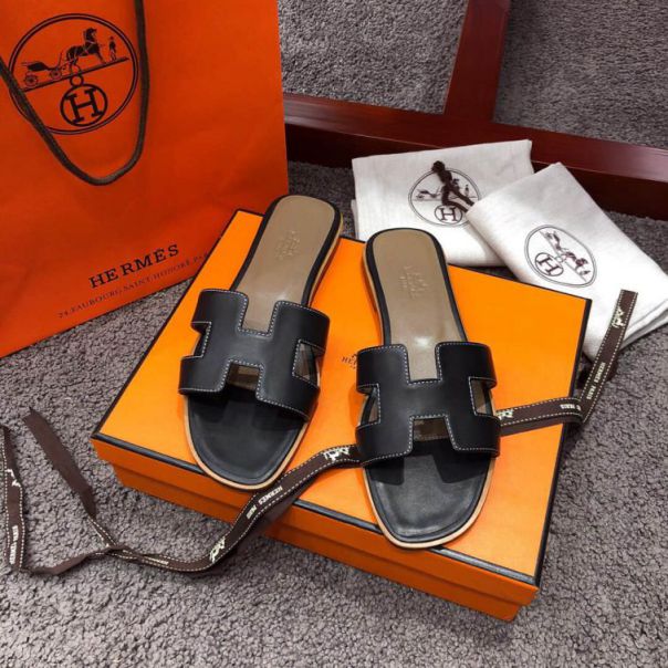 Hermes Leather Classic Women swift Slippers