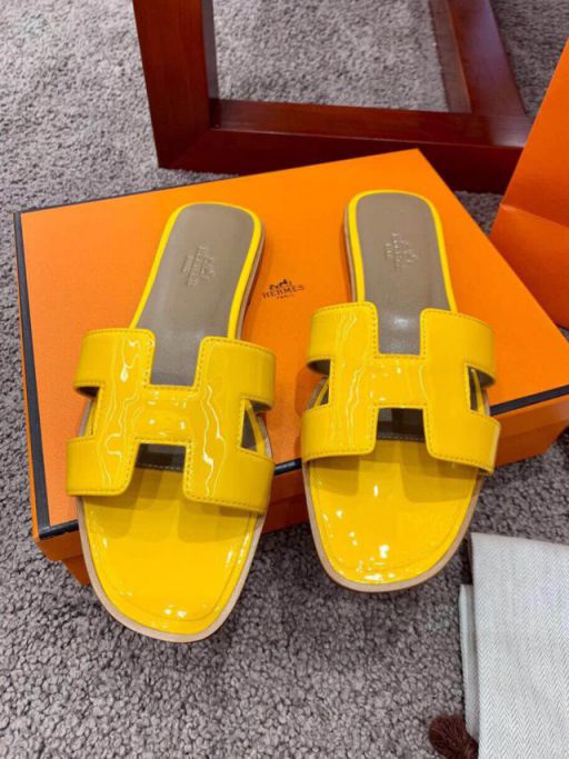 Hermes Coat of paint Classic Patent Women Slippers