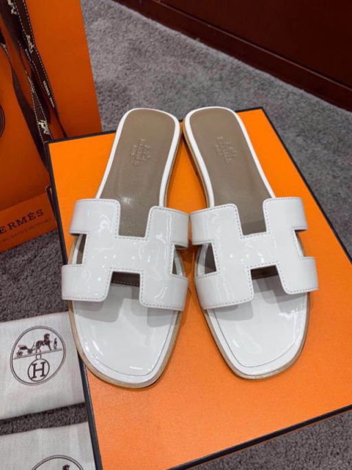 Hermes Coat of paint Classic Patent Women Slippers