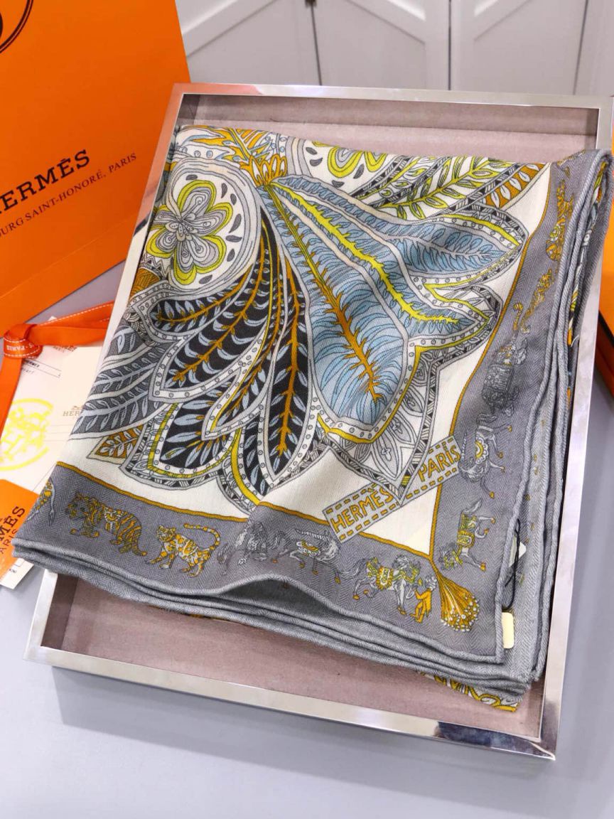 Hermes Women Scarves