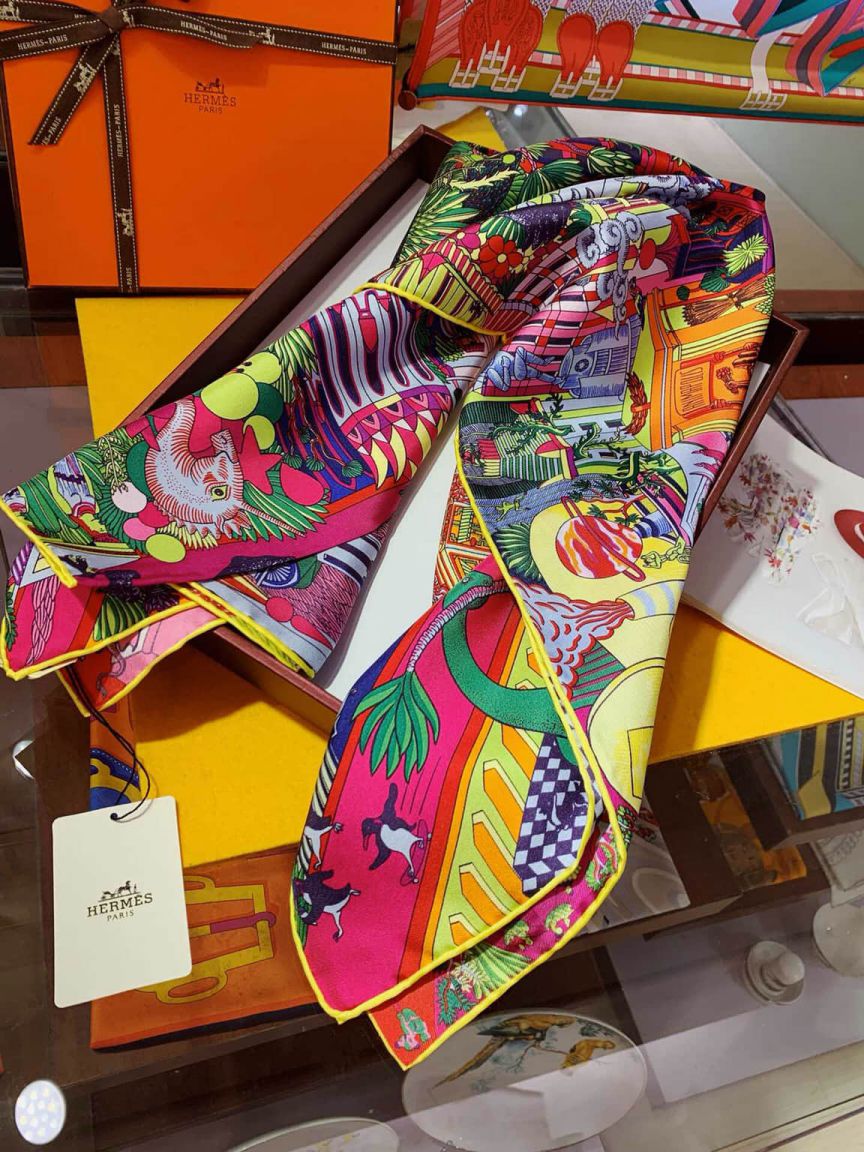 Hermes Women Scarves