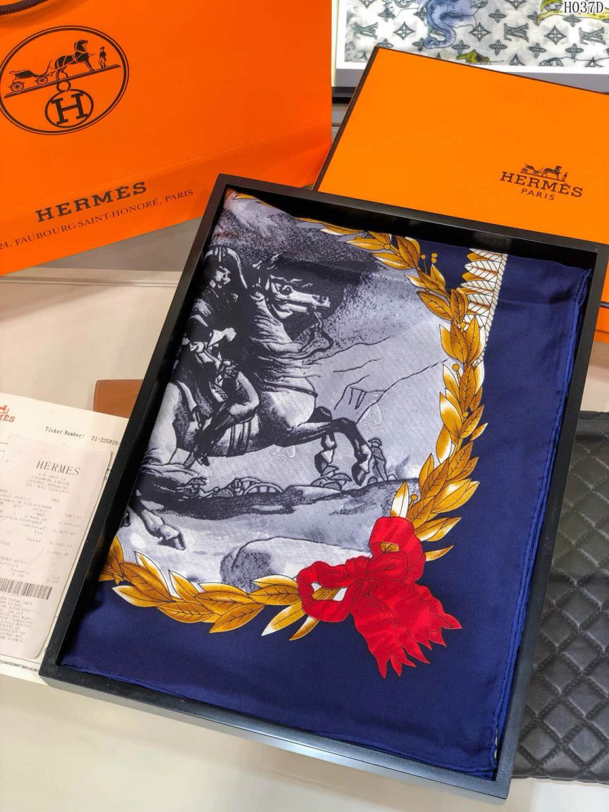 Hermes Women Scarves