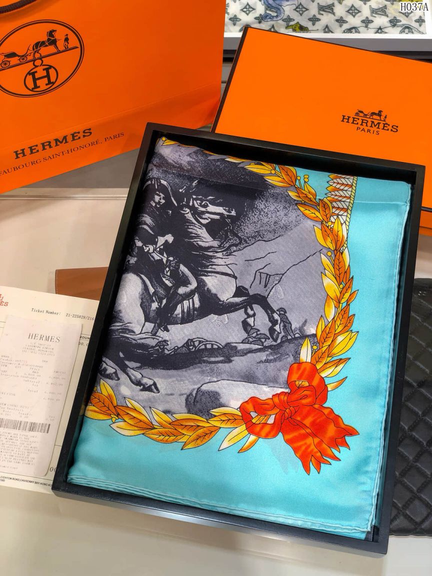 Hermes Women Scarves