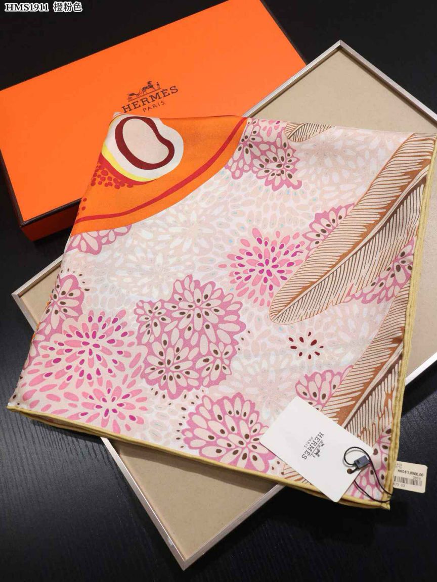 Hermes Women Scarves