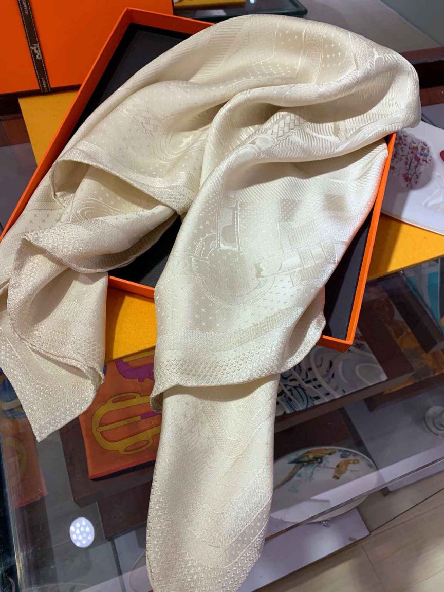 Hermes Women Scarves