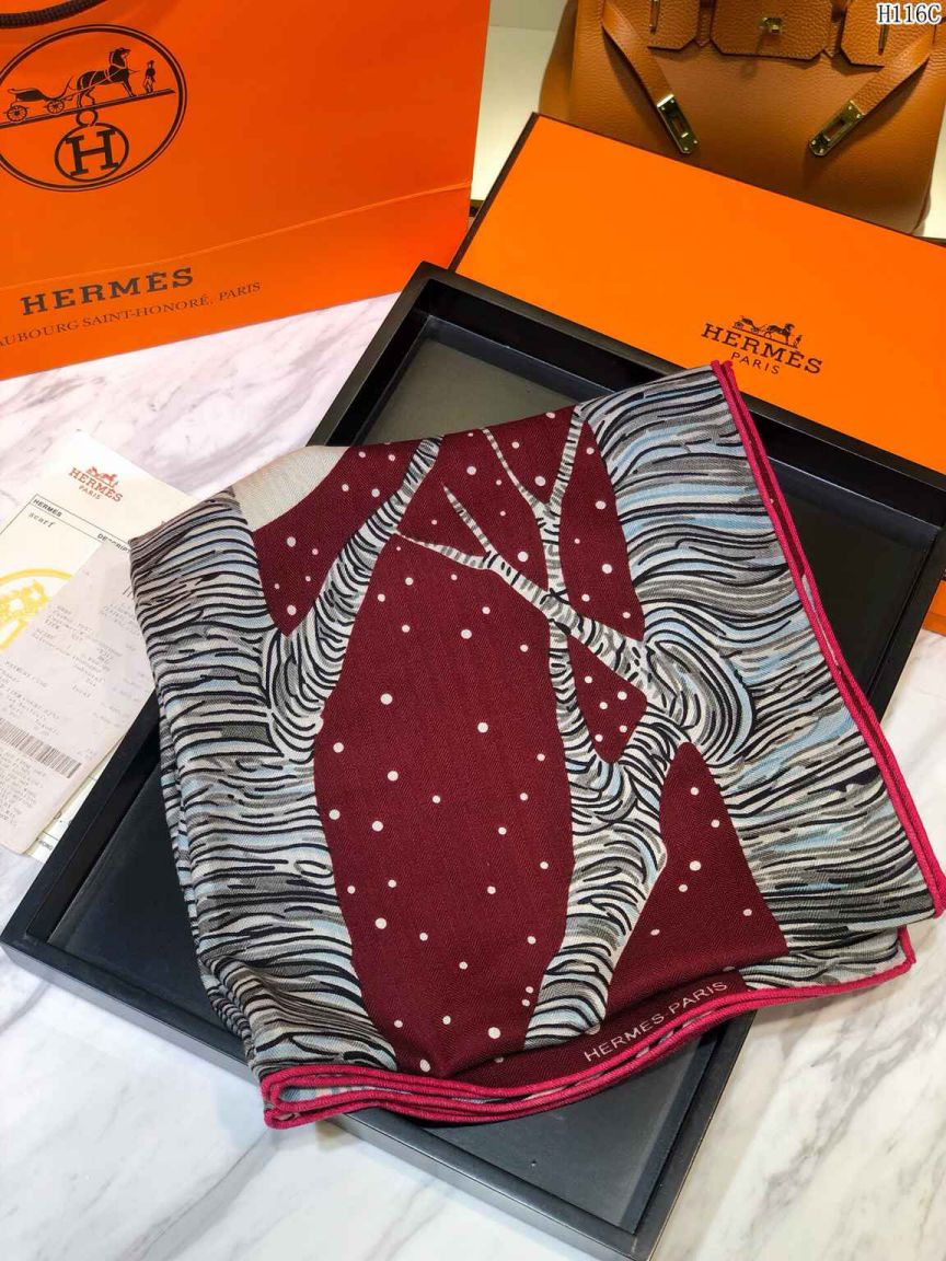 Hermes 70% Cashmere 30% Silk Women Scarves