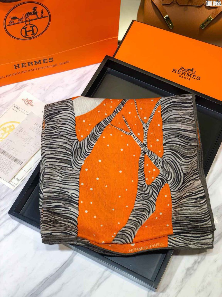 Hermes 70% Cashmere 30% Silk Women Scarves