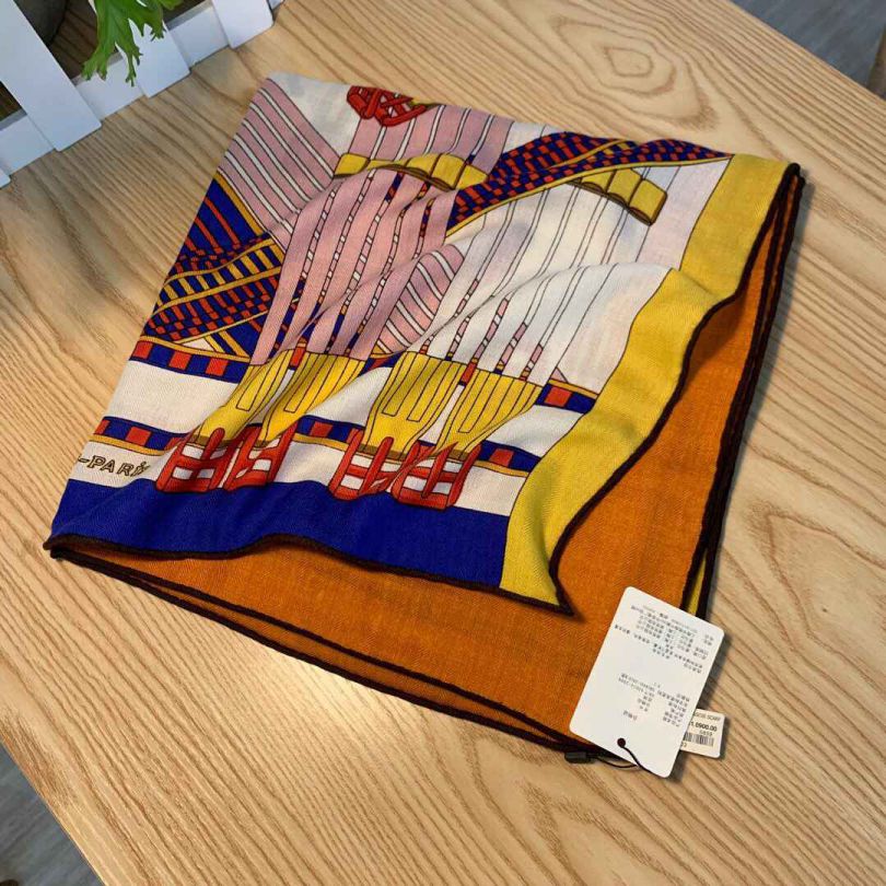 Hermes Women Scarves