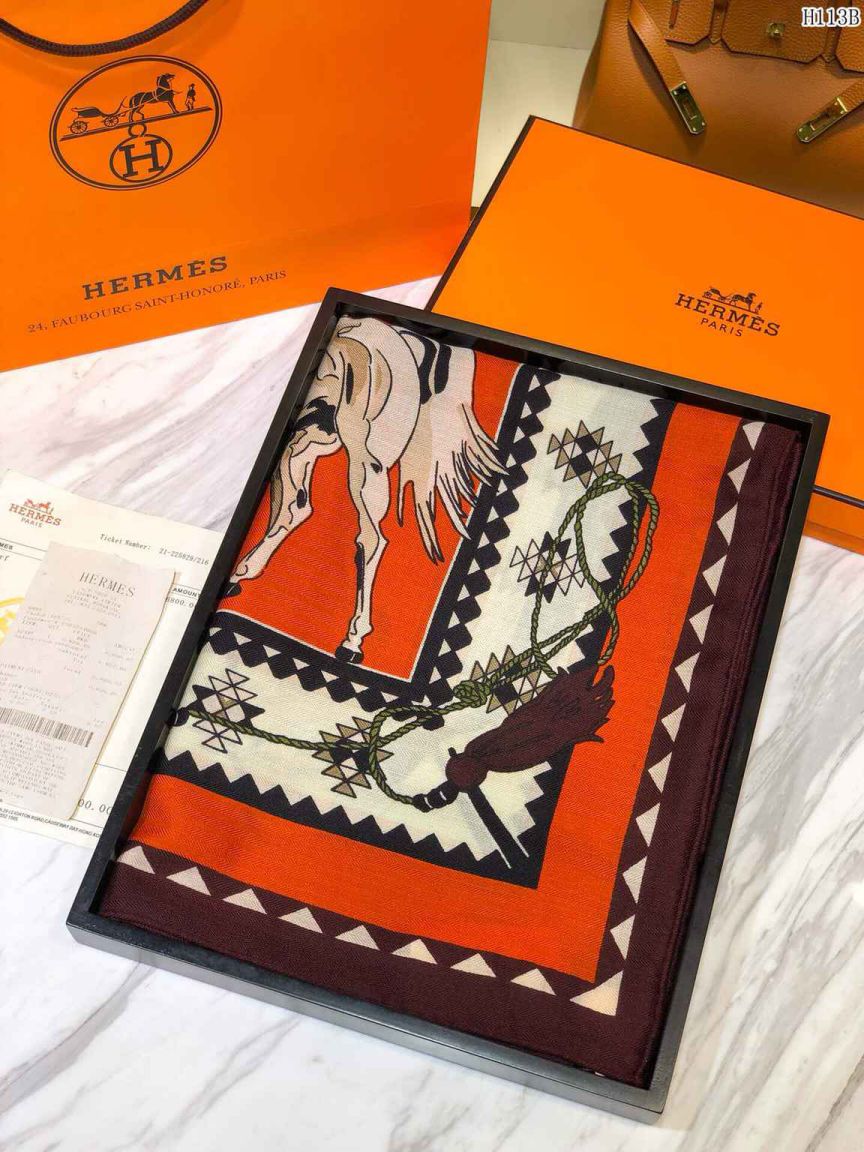 Hermes 70% Cashmere 30% Silk Women Scarves