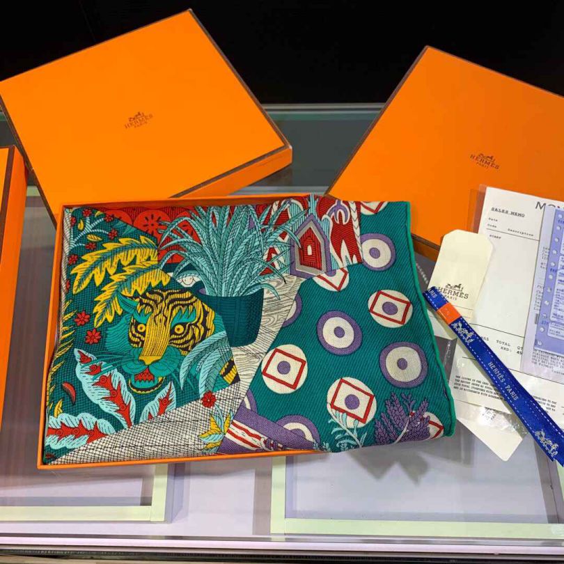 Hermes 30% Silk 70% Cashmere Women Scarves