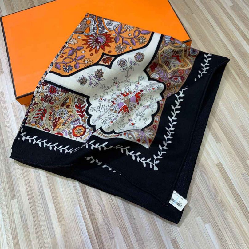 Hermes Women Scarves