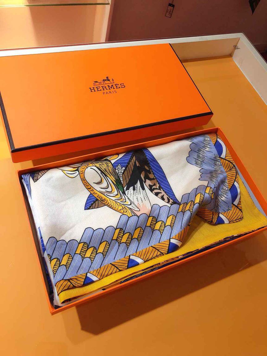 Hermes Women Scarves