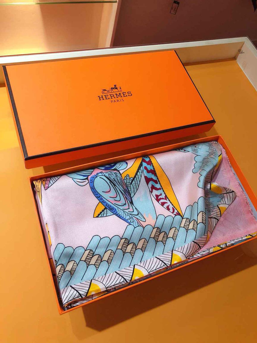 Hermes Women Scarves