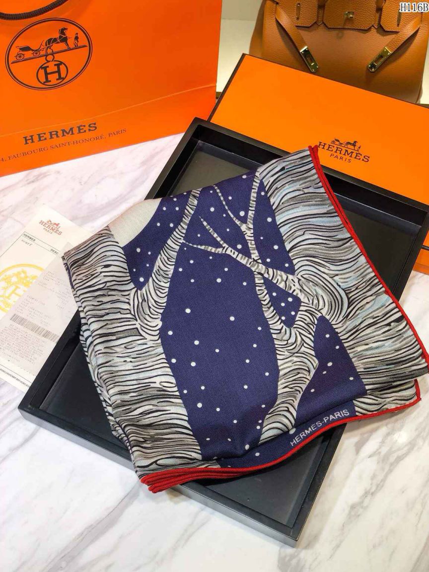 Hermes 70% Cashmere 30% Silk Women Scarves