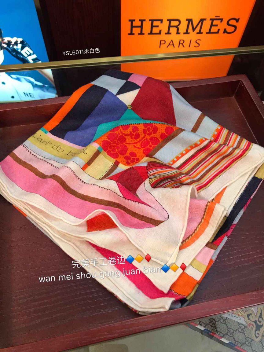 Hermes 30% Silk 70% Cashmere Women Scarves