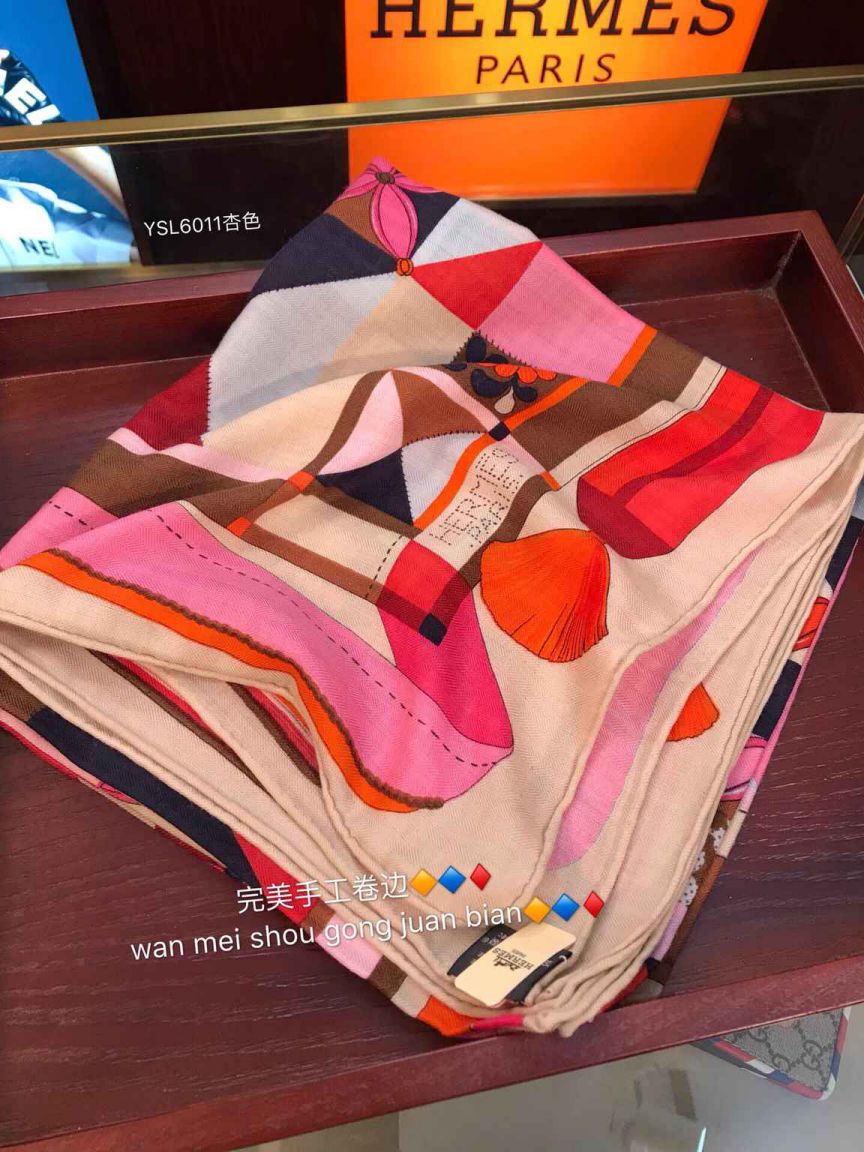 Hermes 30% Silk 70% Cashmere Women Scarves