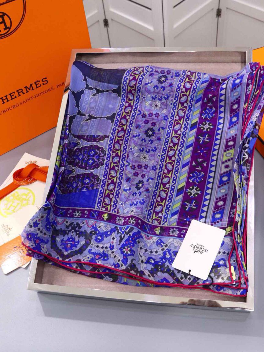 Hermes Women Scarves