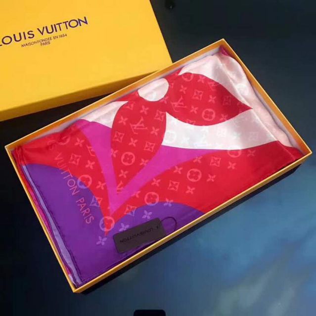 2018 LV 16 Silk Women Scarves