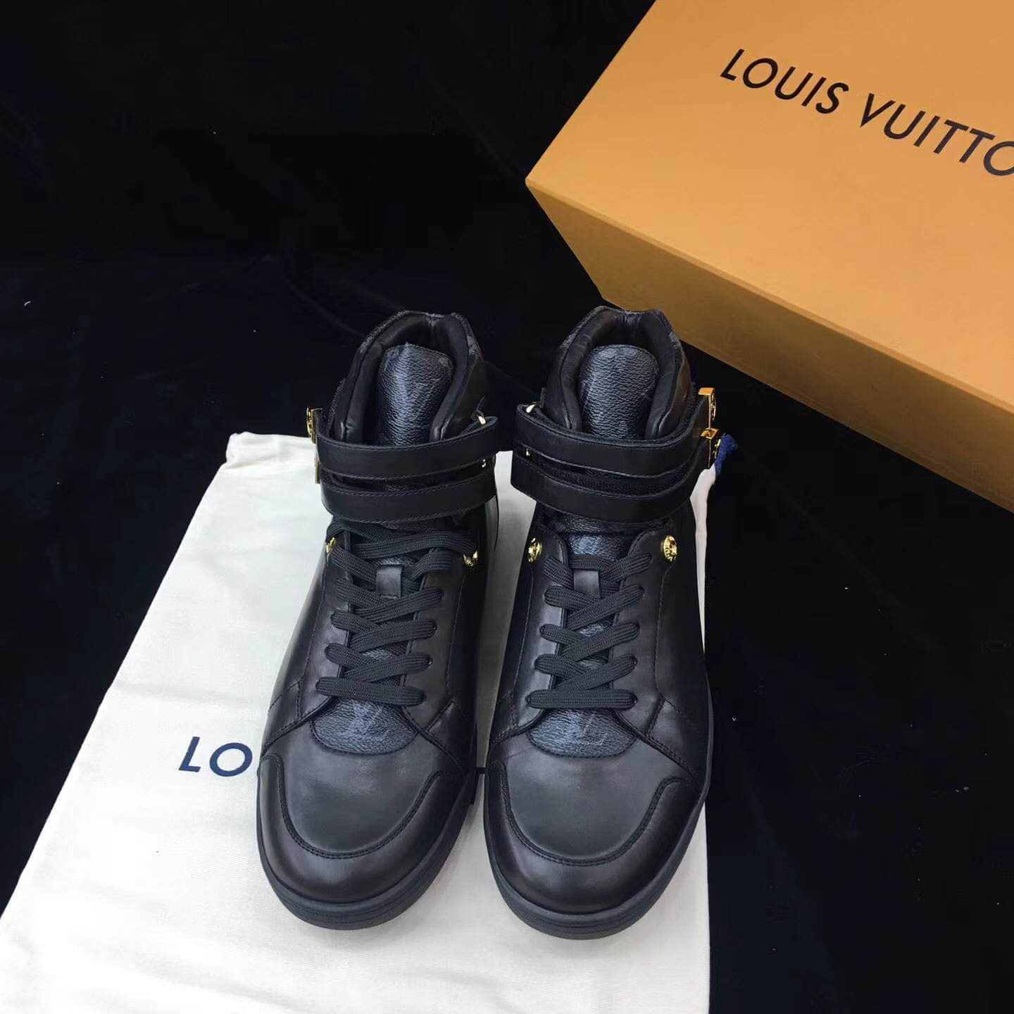 LV Men Leather Sneakers