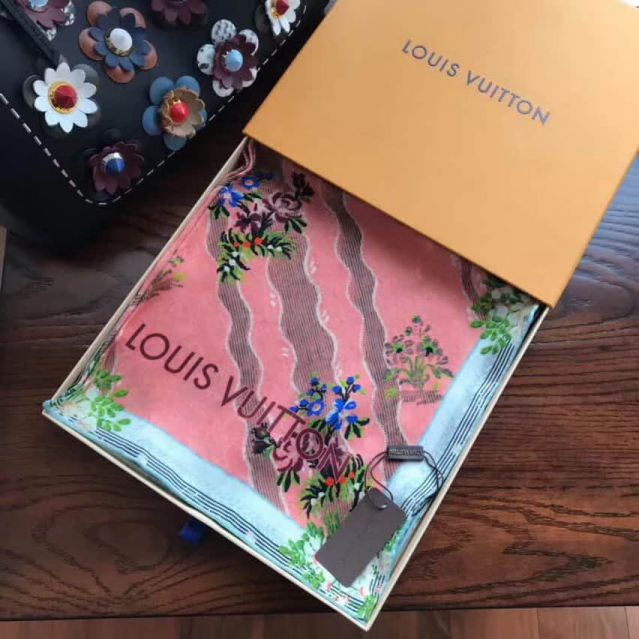 LV 16 Silk Square Women Scarves