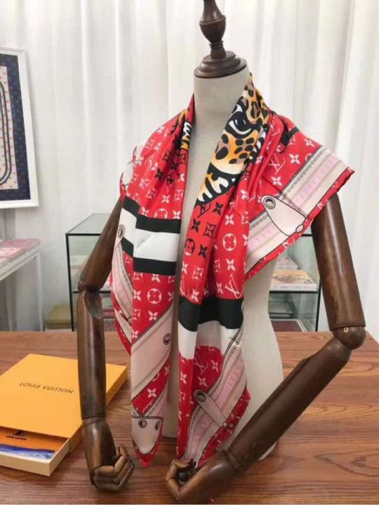 LV Silk 18 Silk 110*110cm Square Women Scarves