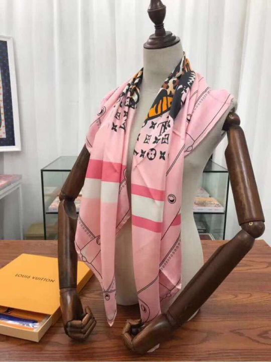 LV Silk 18 Silk 110*110cm Square Women Scarves