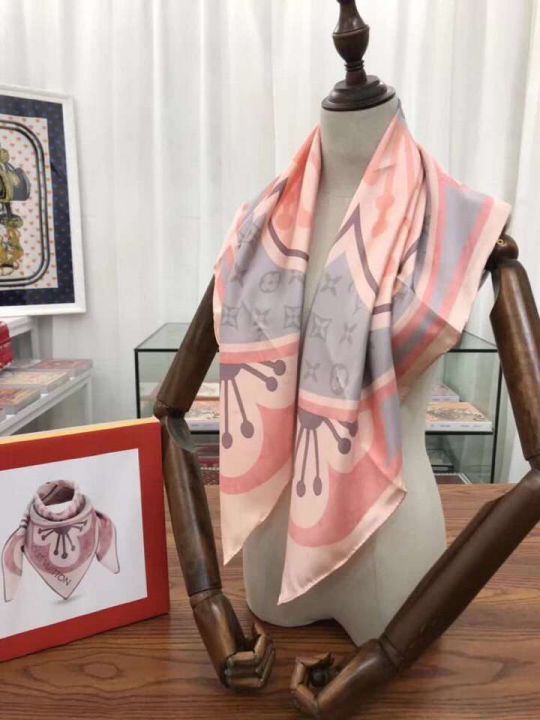 2018 LV Classic Silk Square Women Scarves