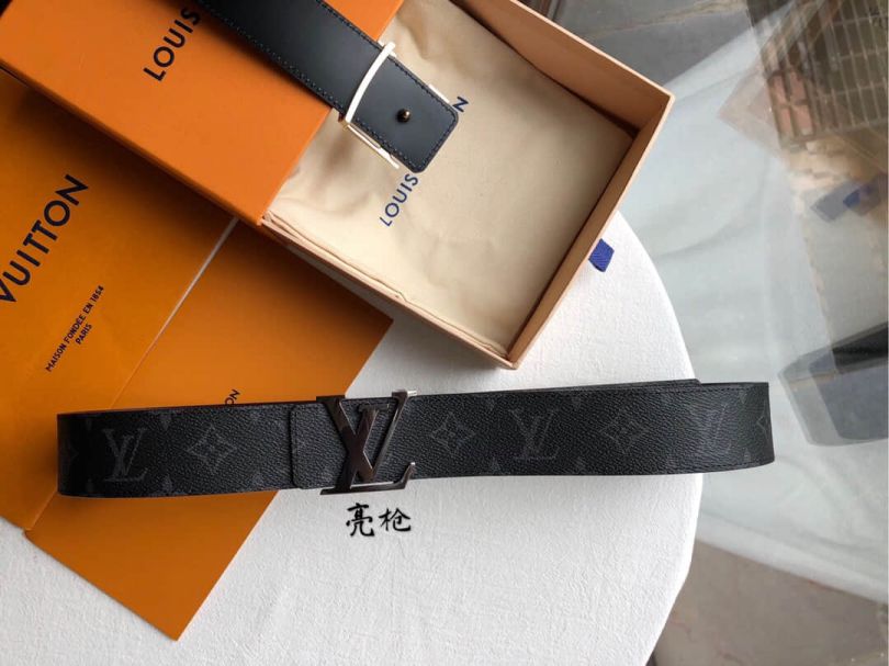 LV INITIALES Reversible 40mm M9043 Men Belts