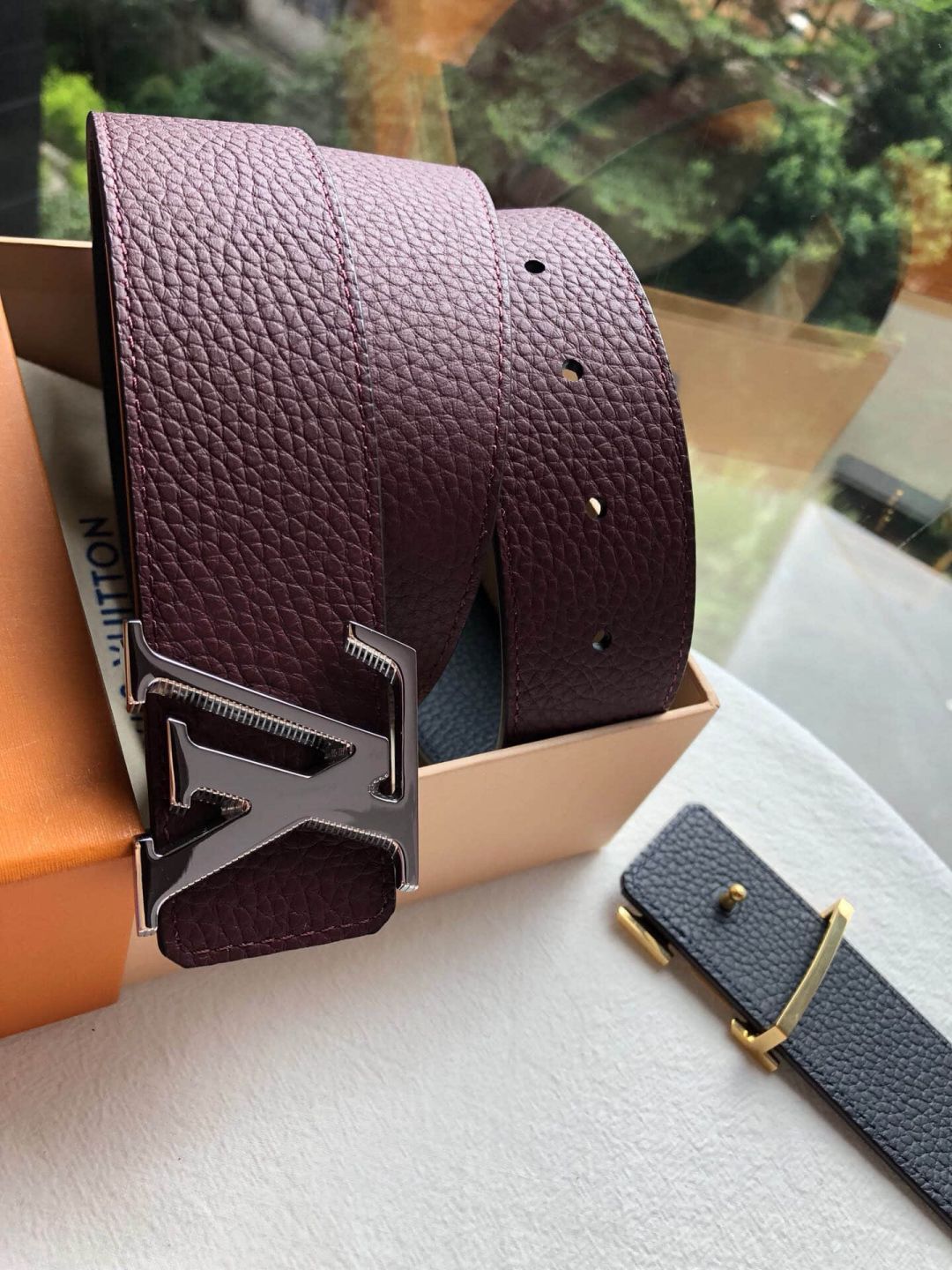 2018 LV Tilt Metal Buckle Reversible Men Belts