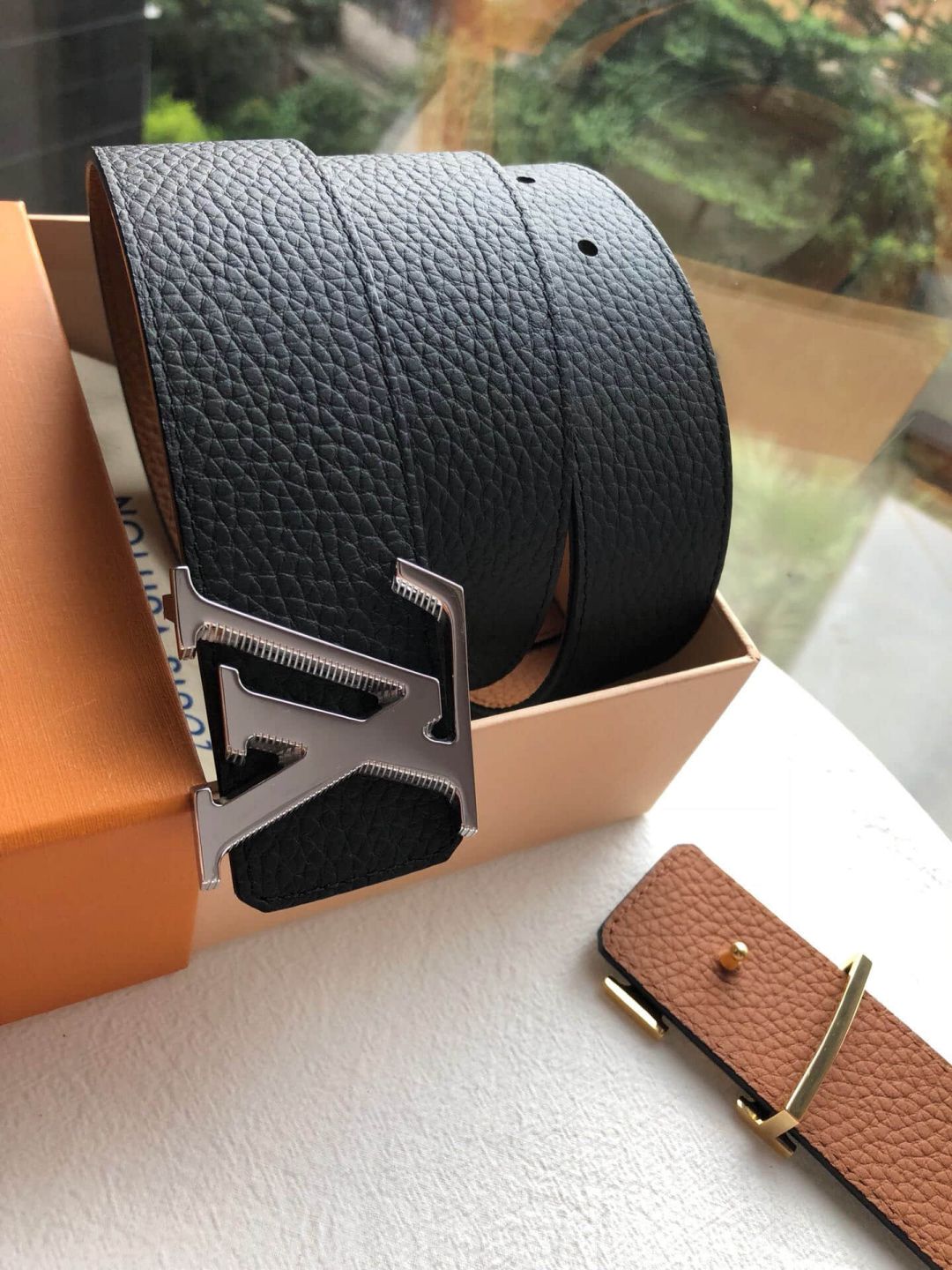 2018 LV Tilt Metal Buckle Reversible Men Belts