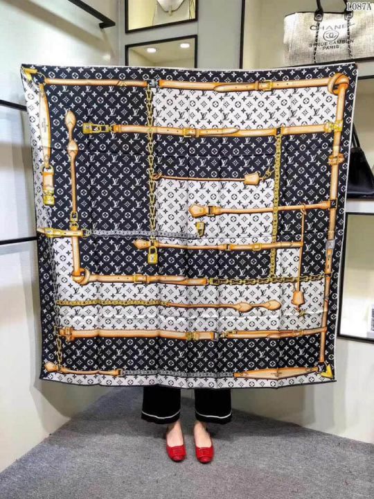 2018 LV Silk Square Women Scarves