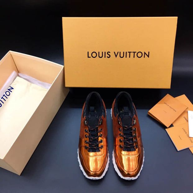 LV RUN AWAY Men Sneakers